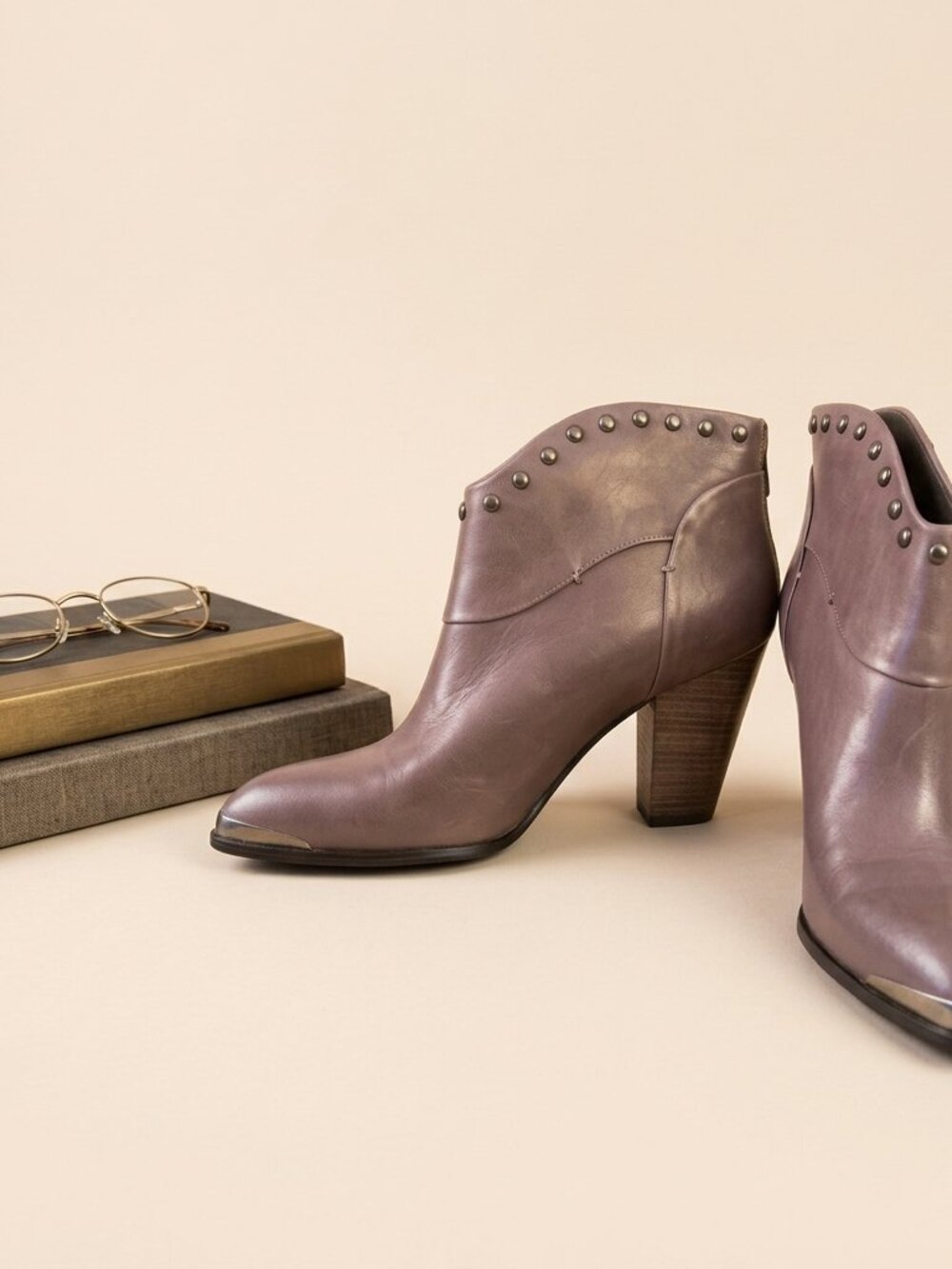 B Makowsky Boots